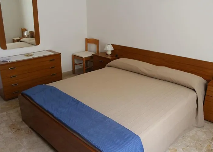 Ampio Giampiero Tra E Numana