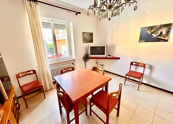 Ampio Giampiero Tra E Numana